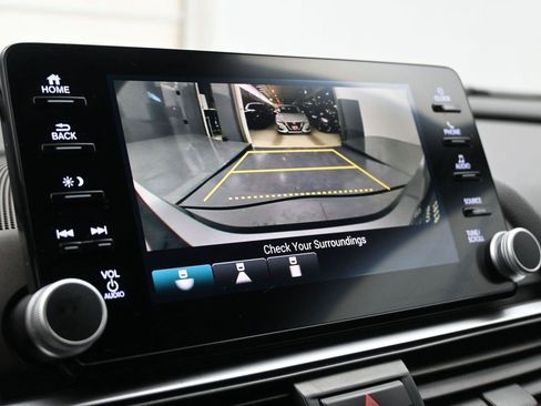 Used 2018 Honda Accord Sport image 7