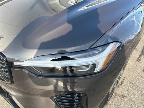 Certified 2025 Volvo XC60 B5 Plus image 8