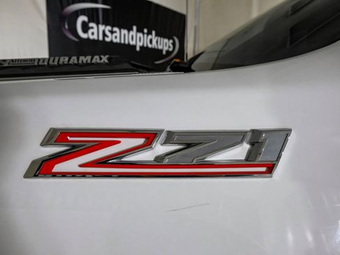 Used 2024 Chevrolet Silverado 2500 LT AWD/4WD image 43