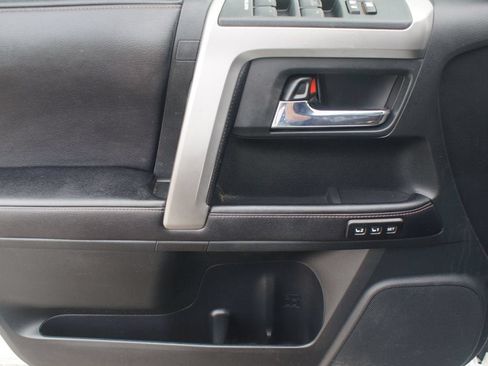 Used 2016 Toyota 4Runner Limited AWD/4WD image 29