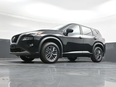 Used 2023 Nissan Rogue S FWD image 43