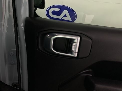 Used 2024 Jeep Wrangler Sport S image 36