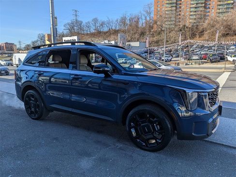 Certified 2024 Kia Sorento SX Prestige w/ Olive Brown Leather Package image 5