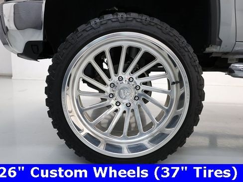 Used 2024 Chevrolet Silverado 2500 LT w/ Texas Edition image 40