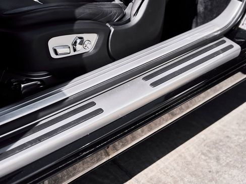 Used 2018 Rolls-Royce Dawn RWD image 33
