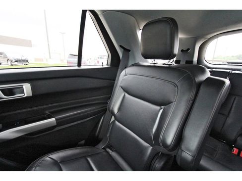 Used 2023 Ford Explorer XLT w/ Equipment Group 202A image 14