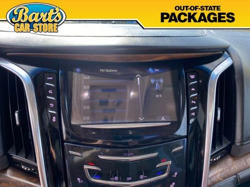 Used 2017 Cadillac Escalade ESV Luxury image 36