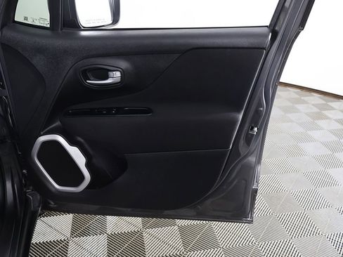 Used 2020 Jeep Renegade Sport w/ Sport Appearance Group AWD/4WD image 20