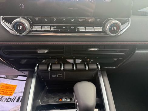 Used 2026 Chevrolet Colorado Z71 w/ Technology Package image 36