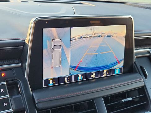 Used 2021 Chevrolet Suburban RST w/ Luxury Package image 16