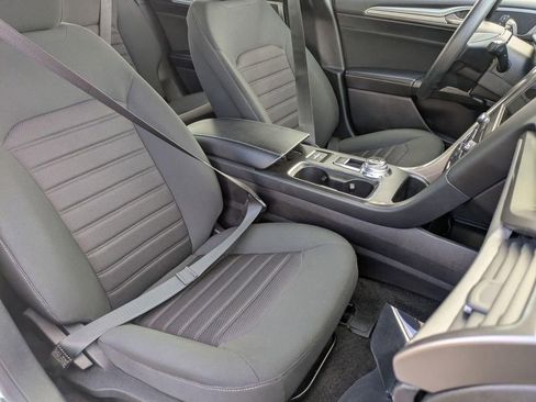 Used 2020 Ford Fusion SE FWD image 29