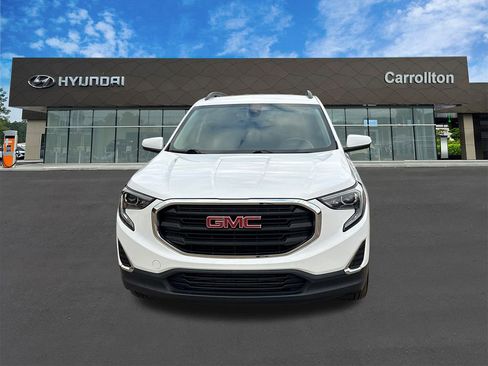 Used 2021 GMC Terrain SLE w/ Driver Convenience Package image 2
