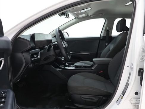 Used 2025 Kia K4 FWD image 17