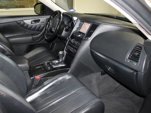 Used 2017 INFINITI QX70 2WD w/ Premium Package image 30
