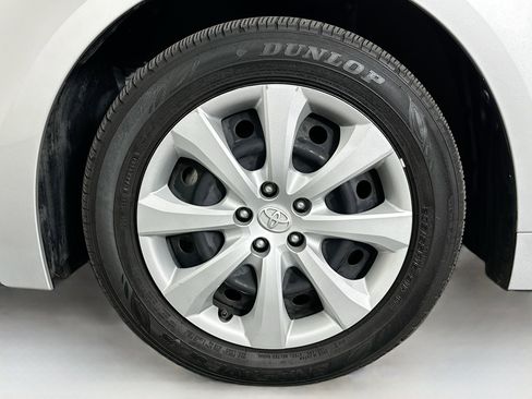 Used 2025 Toyota Corolla LE FWD image 11