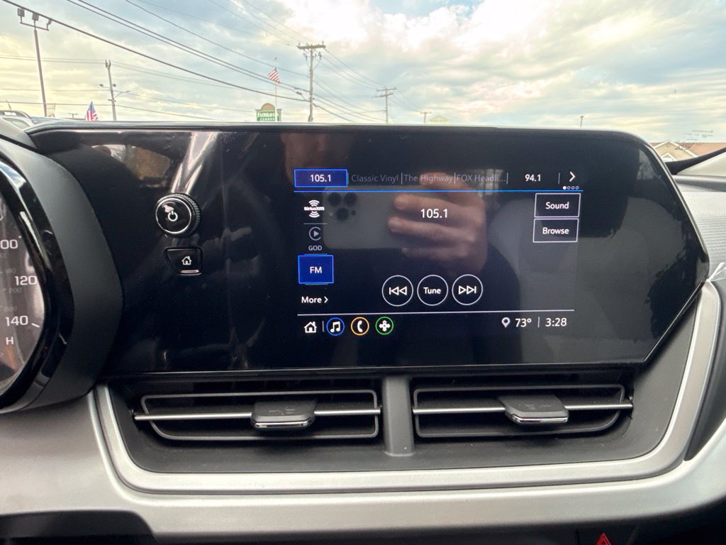 Used 2024 Chevrolet Trax LS FWD image 17