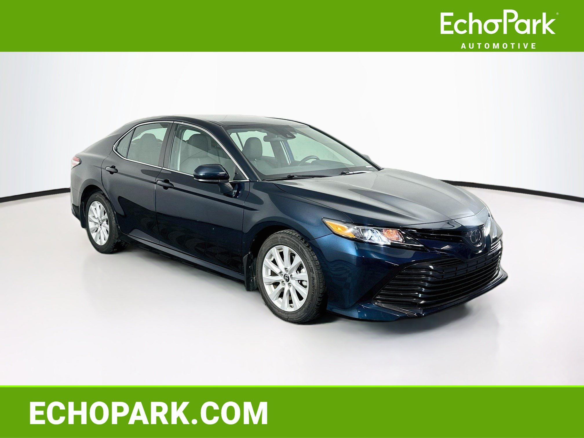 Used 2019 Toyota Camry LE FWD image 1