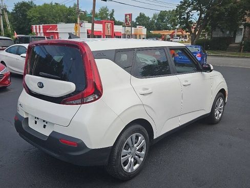 Used 2021 Kia Soul LX FWD image 4