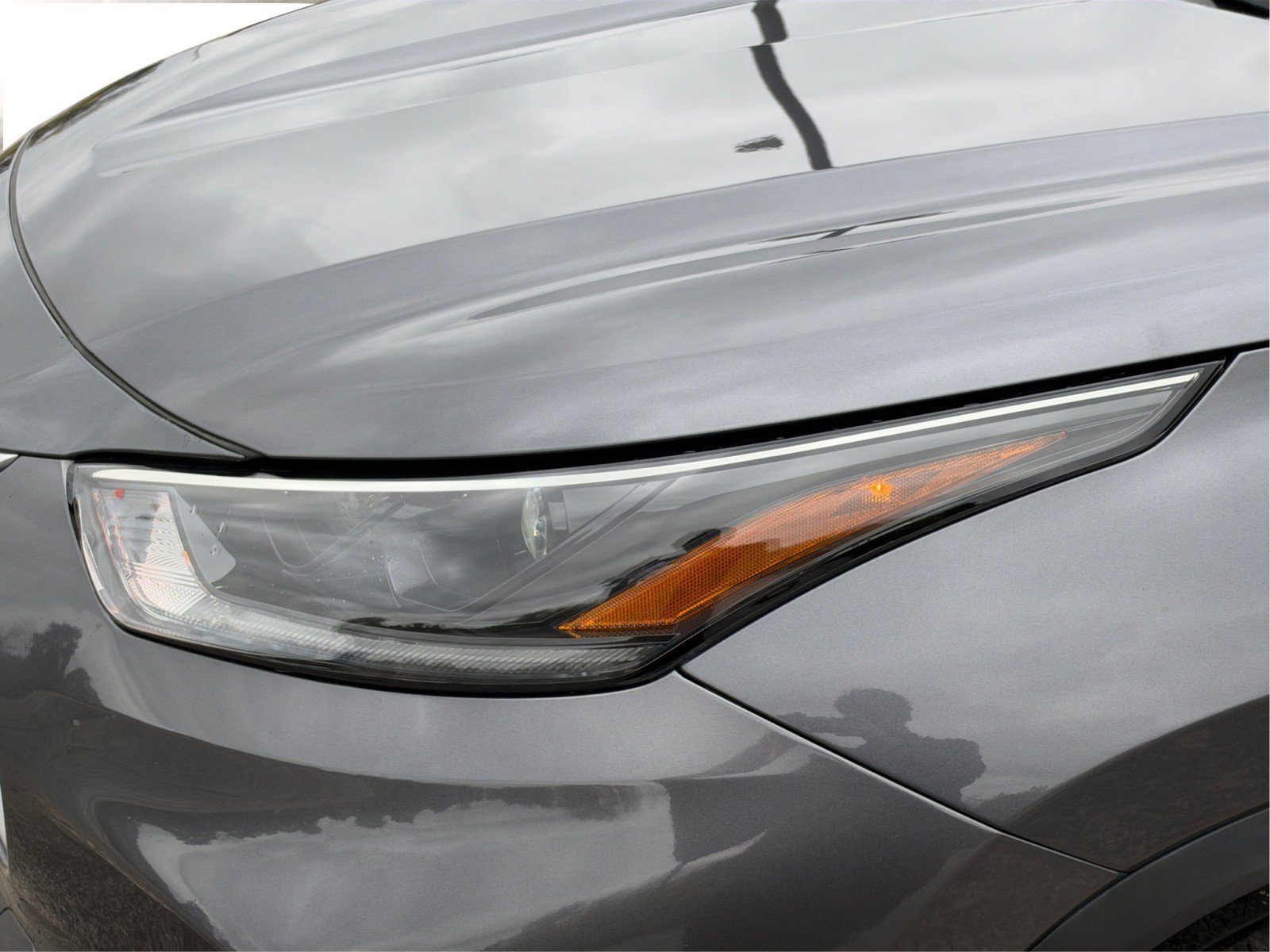 Used 2021 Toyota Highlander XLE AWD/4WD image 32