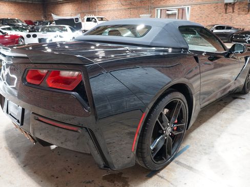 Used 2014 Chevrolet Corvette Stingray Convertible w/ 3LT Preferred Equipment Group RWD image 17
