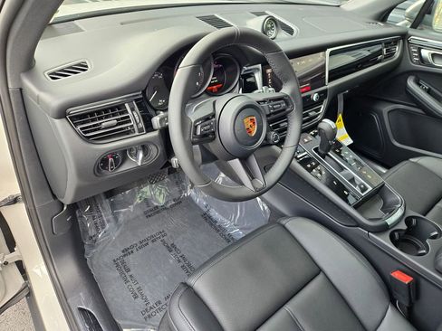 New 2026 Porsche Macan Turbo image 4