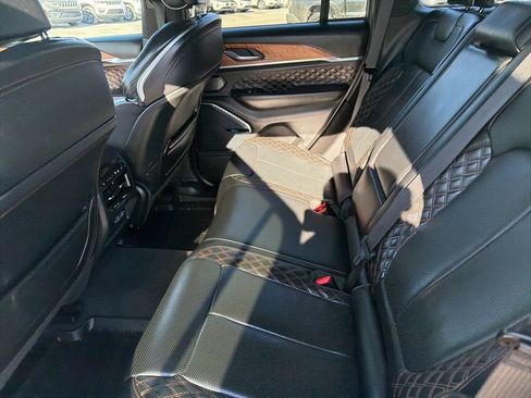 Used 2025 Jeep Grand Cherokee Summit AWD/4WD image 47