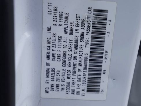 Used 2017 Acura TLX FWD image 6
