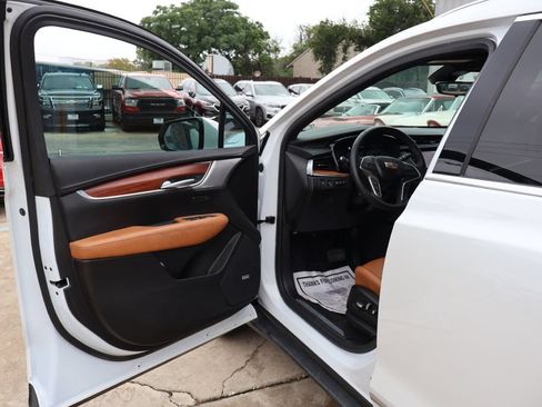 Used 2024 Cadillac XT5 Premium Luxury w/ Technology Package FWD image 24