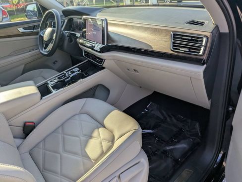 Certified 2024 Volkswagen Atlas SE FWD image 11