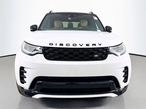 New 2026 Land Rover Discovery Dynamic SE image 2