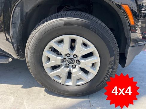 Used 2022 Nissan Frontier SV AWD/4WD image 9