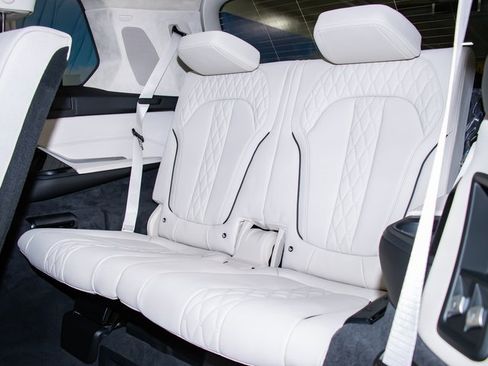 New 2026 BMW ALPINA XB7 image 23