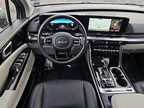 Certified 2024 Kia Carnival SX Prestige image 11