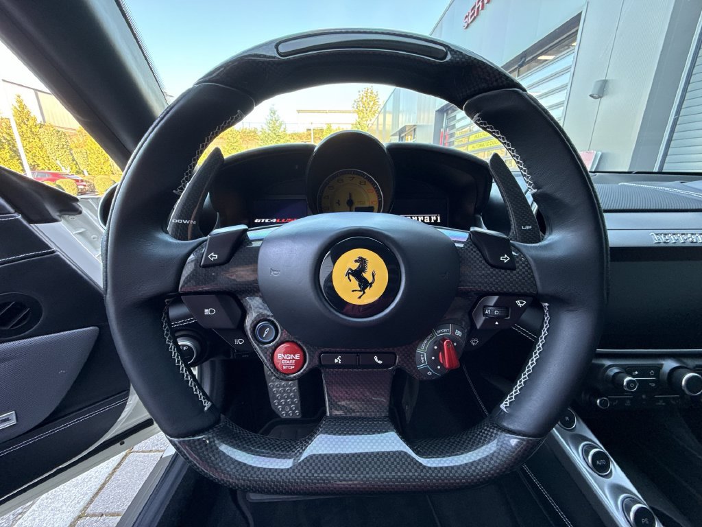Used 2018 Ferrari GTC4Lusso AWD/4WD image 14