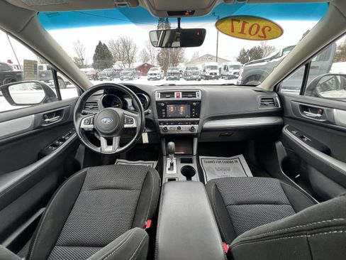 Used 2017 Subaru Outback 2.5i Premium image 18