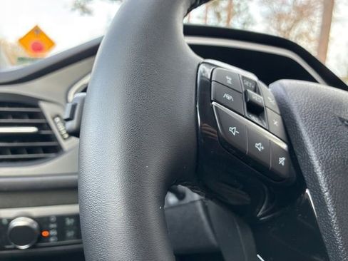 Used 2022 Ford Escape SE w/ SE Sport Appearance Package image 27