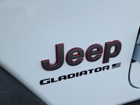 New 2026 Jeep Gladiator Rubicon w/ Steel Power Dome Hood Package AWD/4WD image 8