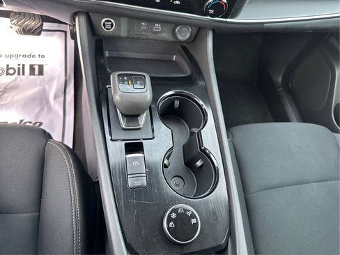Used 2023 Nissan Rogue S AWD/4WD image 16