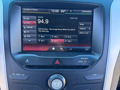 Used 2015 Ford Explorer XLT w/ Equipment Group 201B FWD image 21