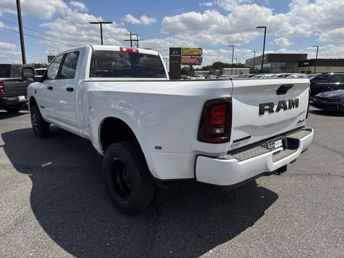 New 2026 RAM 3500 Big Horn AWD/4WD image 4