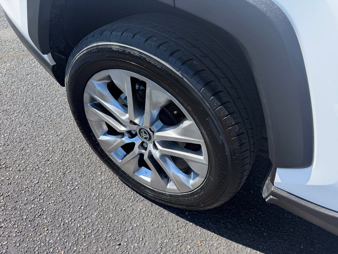 Used 2020 Toyota RAV4 XLE Premium FWD image 26