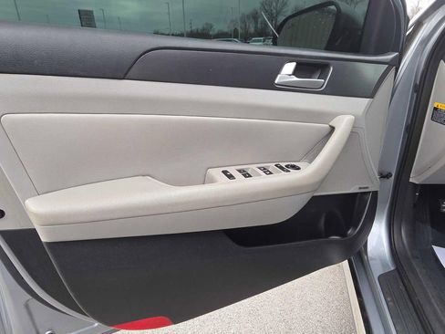 Used 2016 Hyundai Sonata Sport w/ Option Group 03 image 13