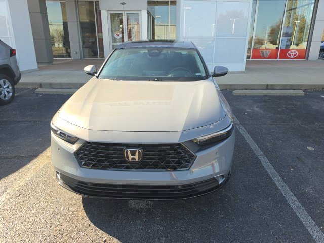 Used 2024 Honda Accord Touring image 8