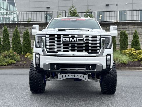 Used 2024 GMC Sierra 2500 Denali w/ Denali Reserve Package AWD/4WD image 3