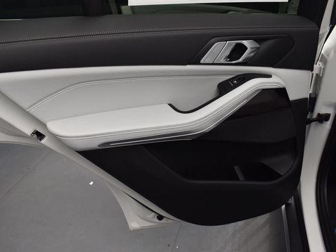 Used 2026 BMW X5 sDrive40i w/ Parking Assistance Package RWD image 16