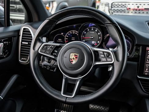 Used 2021 Porsche Cayenne image 15