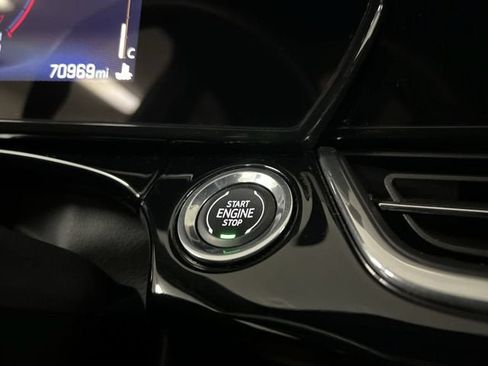 Certified 2024 Chevrolet Trax RS w/ Sunroof Package FWD image 16