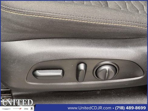 Used 2021 Chevrolet Equinox LT image 11