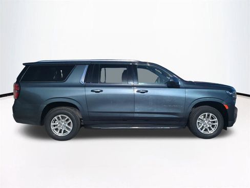 Used 2021 Chevrolet Suburban LT image 4