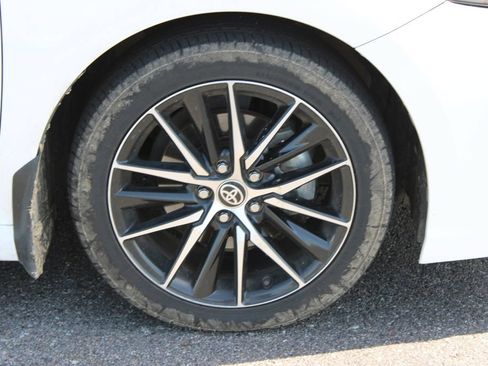 Used 2024 Toyota Camry SE FWD image 12